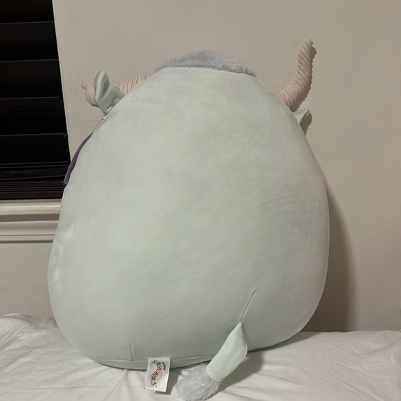 Iver the cow squishmallow set - Picture 5 of 5